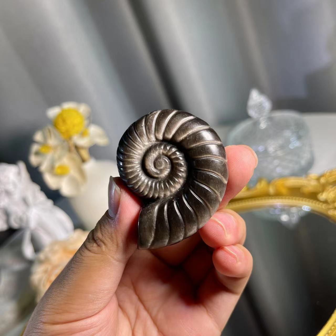 1.8"+ Silver Obsidian Sea Snail 1PC