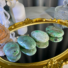 2.2"+ Green Moonstone Palm 1PC