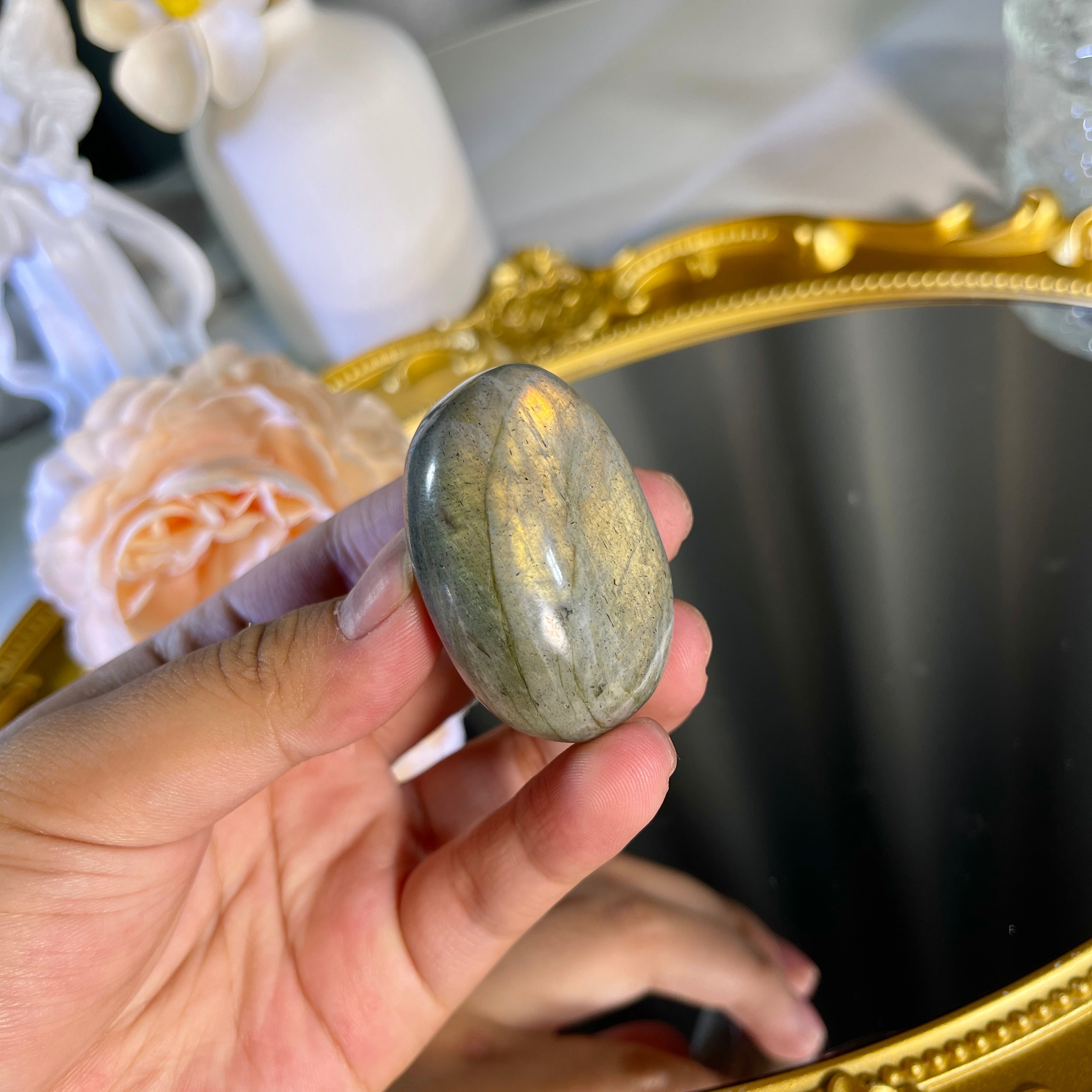 1.5"+ Labradorite Palm 1PC